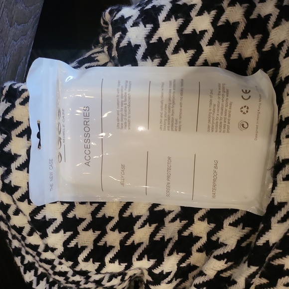 Cloud hood phone case for iPhone 14 pro Max - Picture 2 of 2